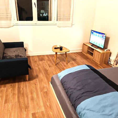 F1 Equipe Avec Ascenseur, Parking Et Pres Des Transports Appartement Argenteuil Buitenkant foto
